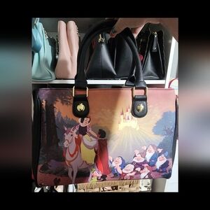 Snow White Purse RARE Like new